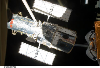 Illustration for article titled A Robotic Arm in Space Mixes Brawn and Beauty